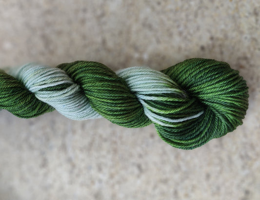 💚Calm🌿 farvet på Superwash merino